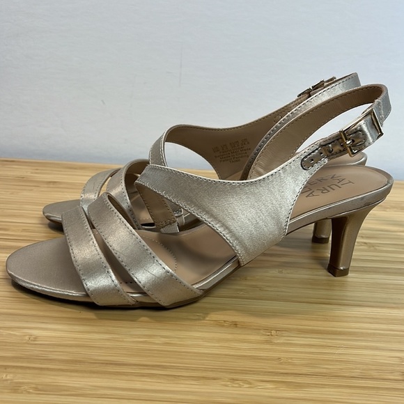 Naturalizer Taimi Champagne Satin 8 Wide Sandal Shoes - Picture 6 of 11